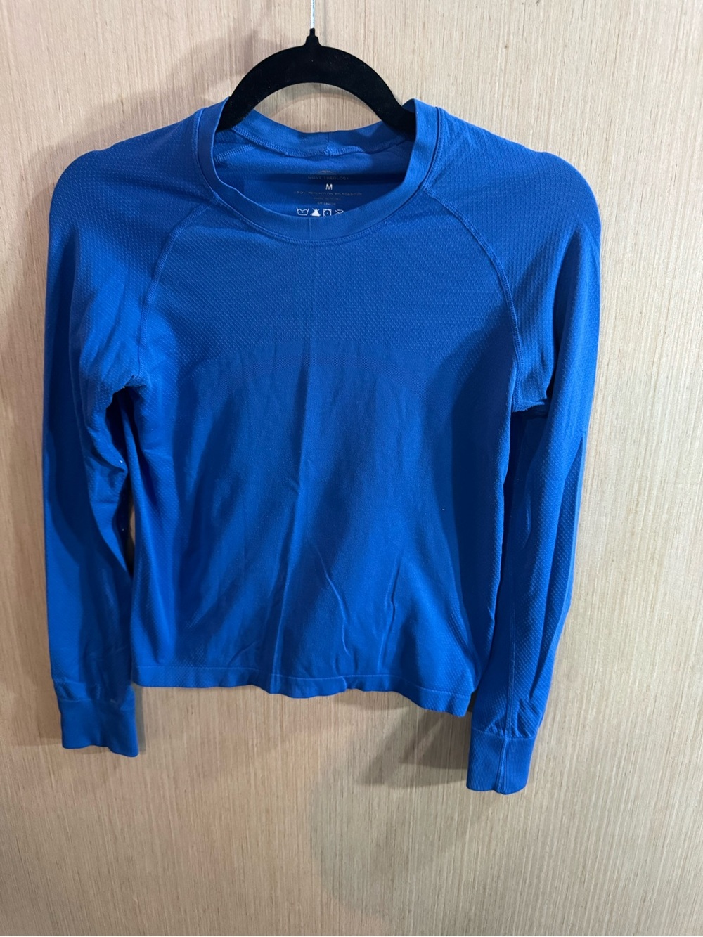 Move Theology Blue Long Sleeve Athletic Crop Top Size Medium